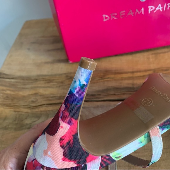 Floral heels (Size 7.5) - Picture 6 of 16